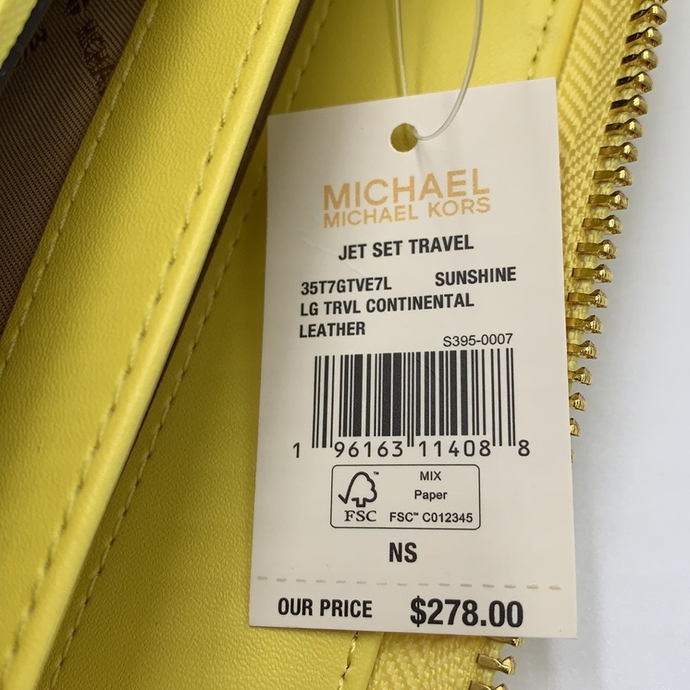 MICHAEL KORS Large Travel Continental Leather
Color: SUNSHINE - Picture 15 of 16